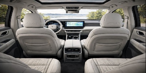 2011 Ford Focus Titanium Hyundai-Ioniq